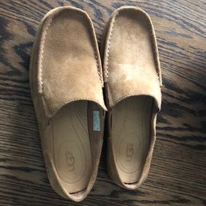 Men’s Uggs NWOT slip ons